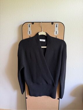 Aritizia Sweater